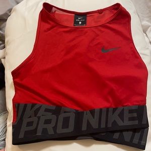 Nike Pro intertwist top
